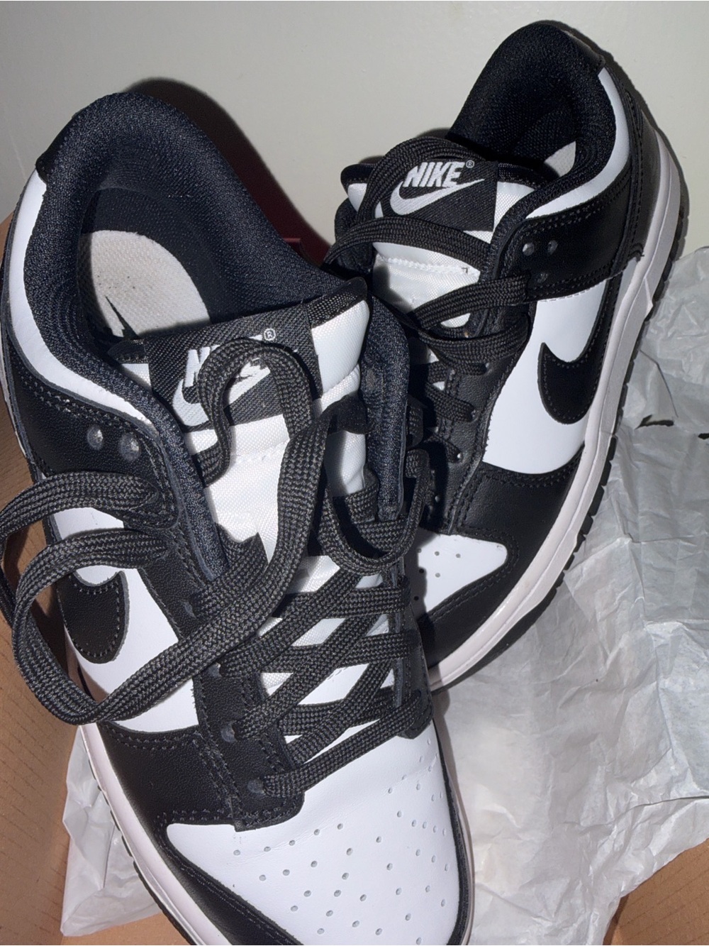 Nike Men’s Black and White Low-Top Sneakers
